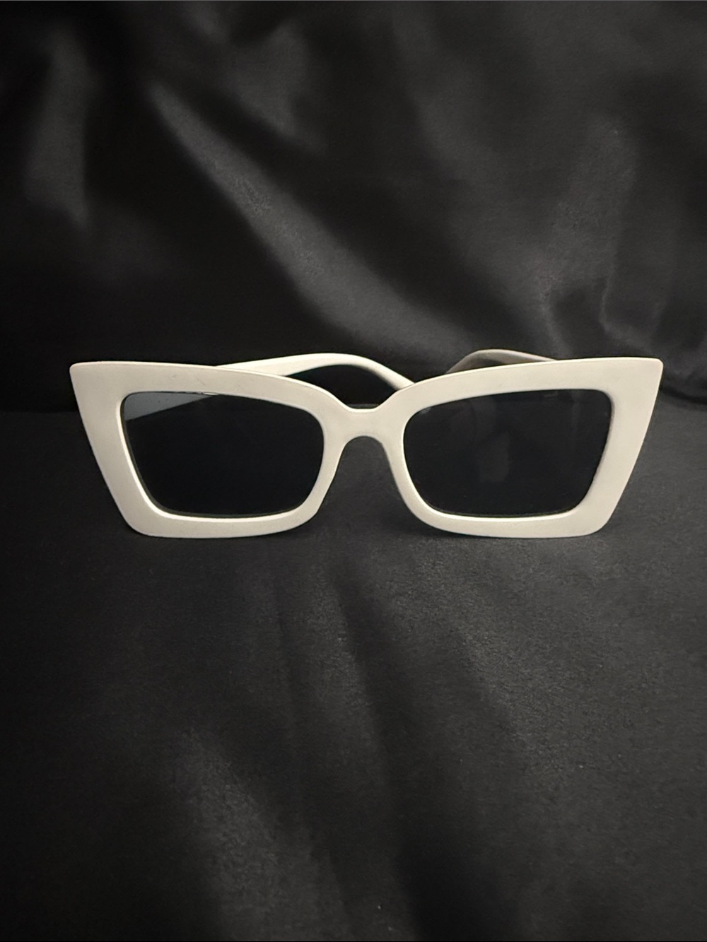 White Cat-Eye Sunglasses for Women — Sleek Retro Style